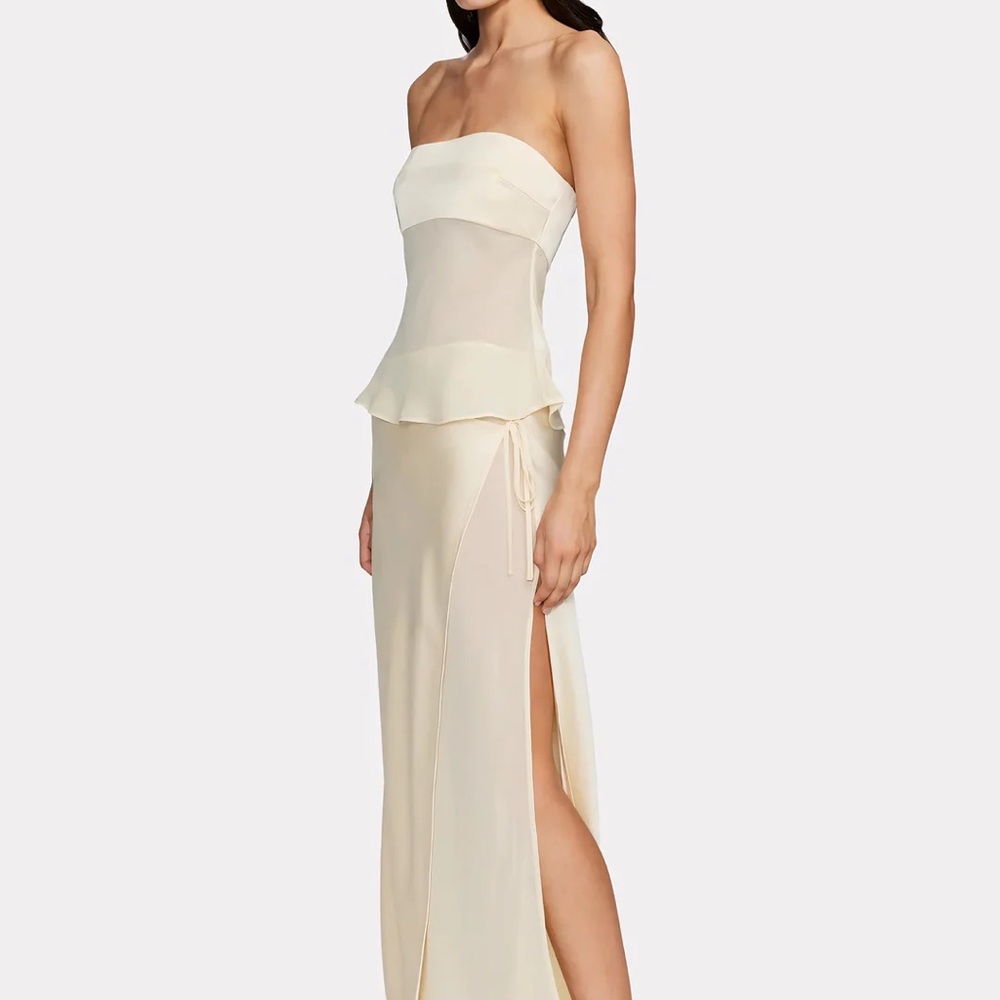 NWT Minimalist Champagne Wrap Set